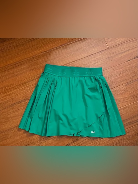 ALO Yoga Dresses & Skirts - ALO Yoga Emerald Green Pleated Wrap Tennis Skort